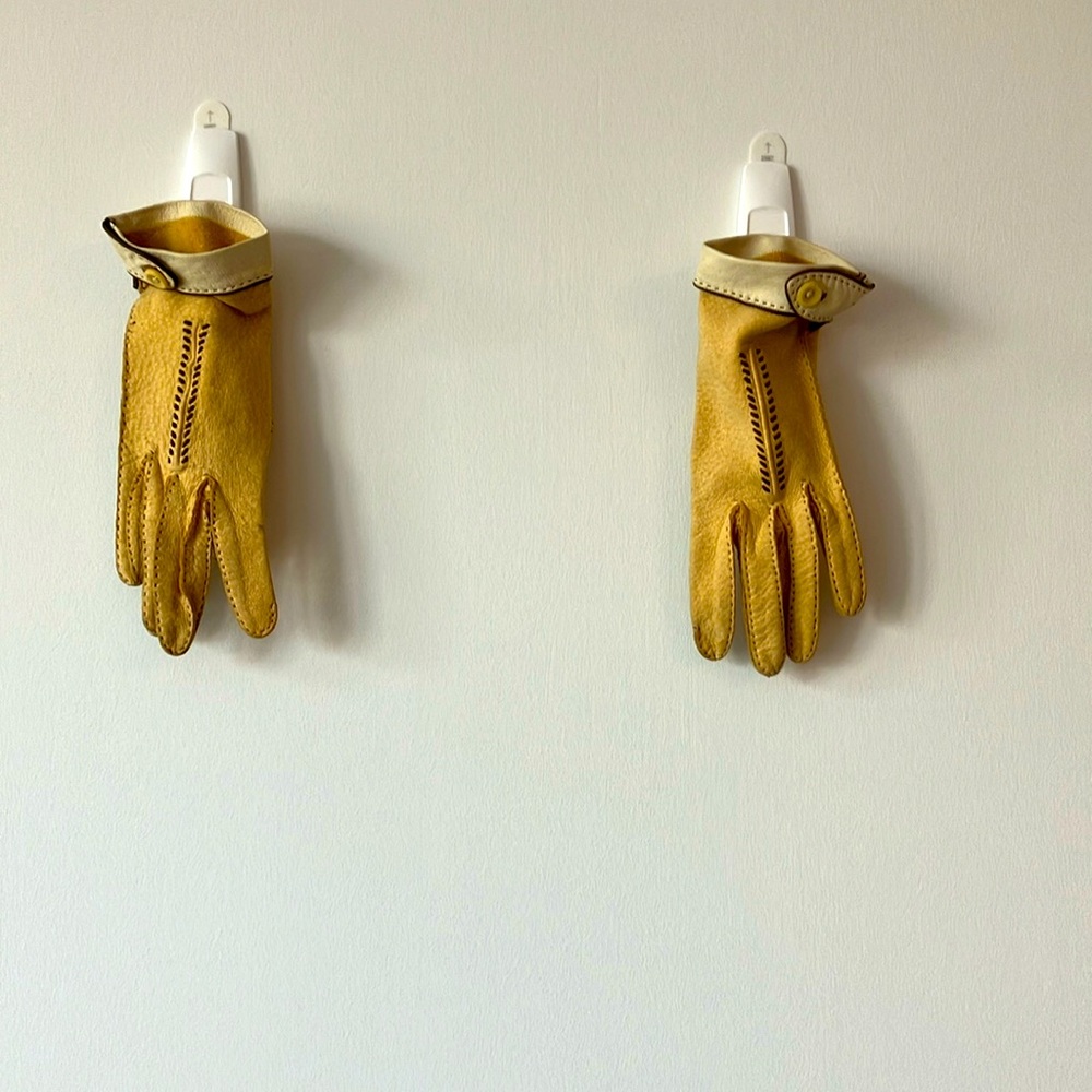 Ginger Rogers’ driving gloves